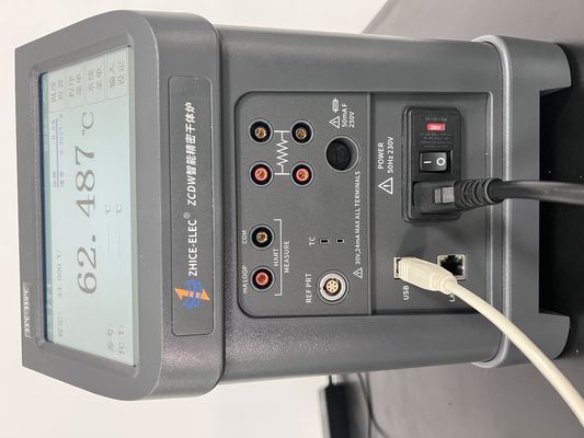 Calibratore di temperatura multifunzione accurato 33-350 C Calibrazione del bagno Calibratore a blocco di pozzo asciutto con controllo della zona tripa